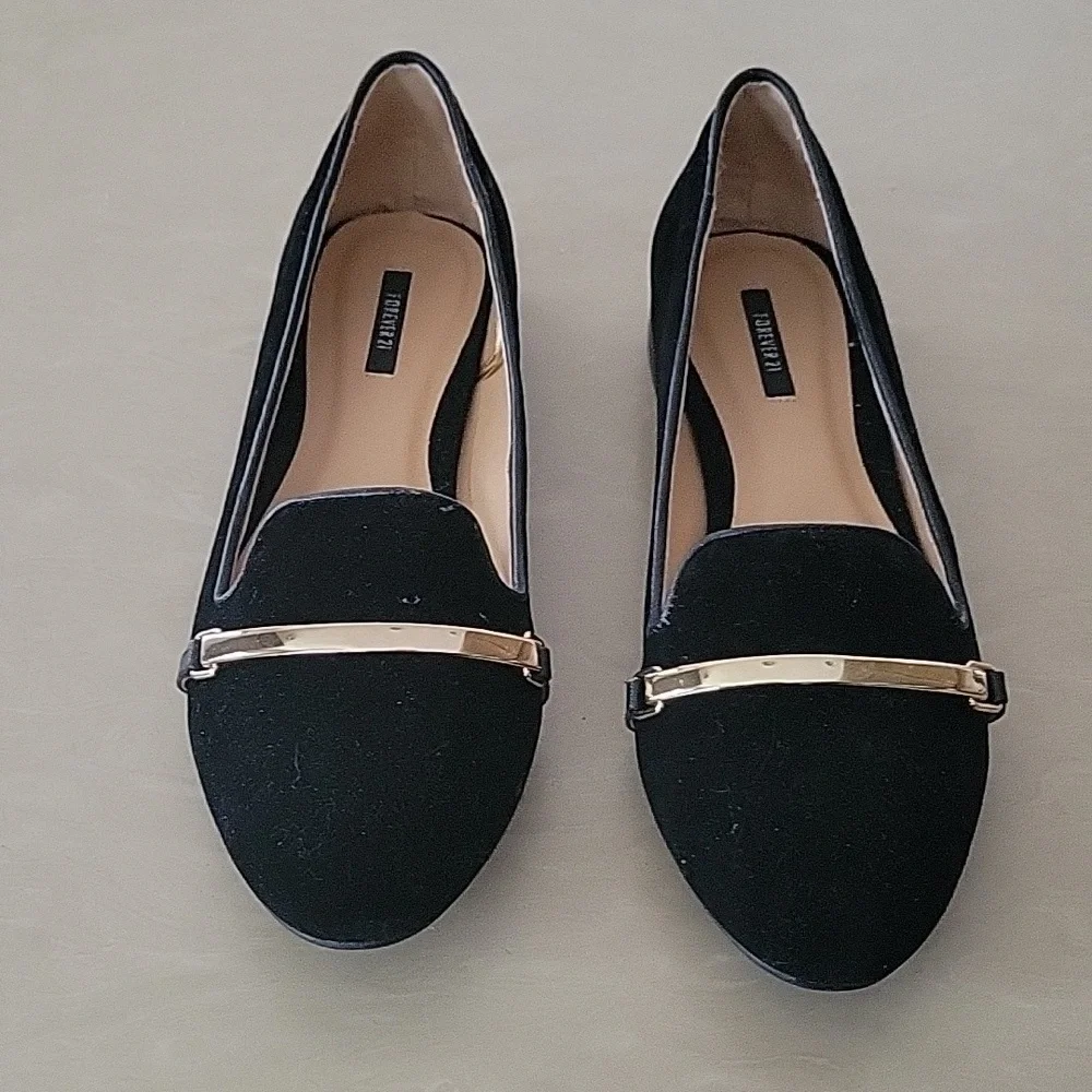 Forever 21 black Velvet loafers with gold buckle size 7 new